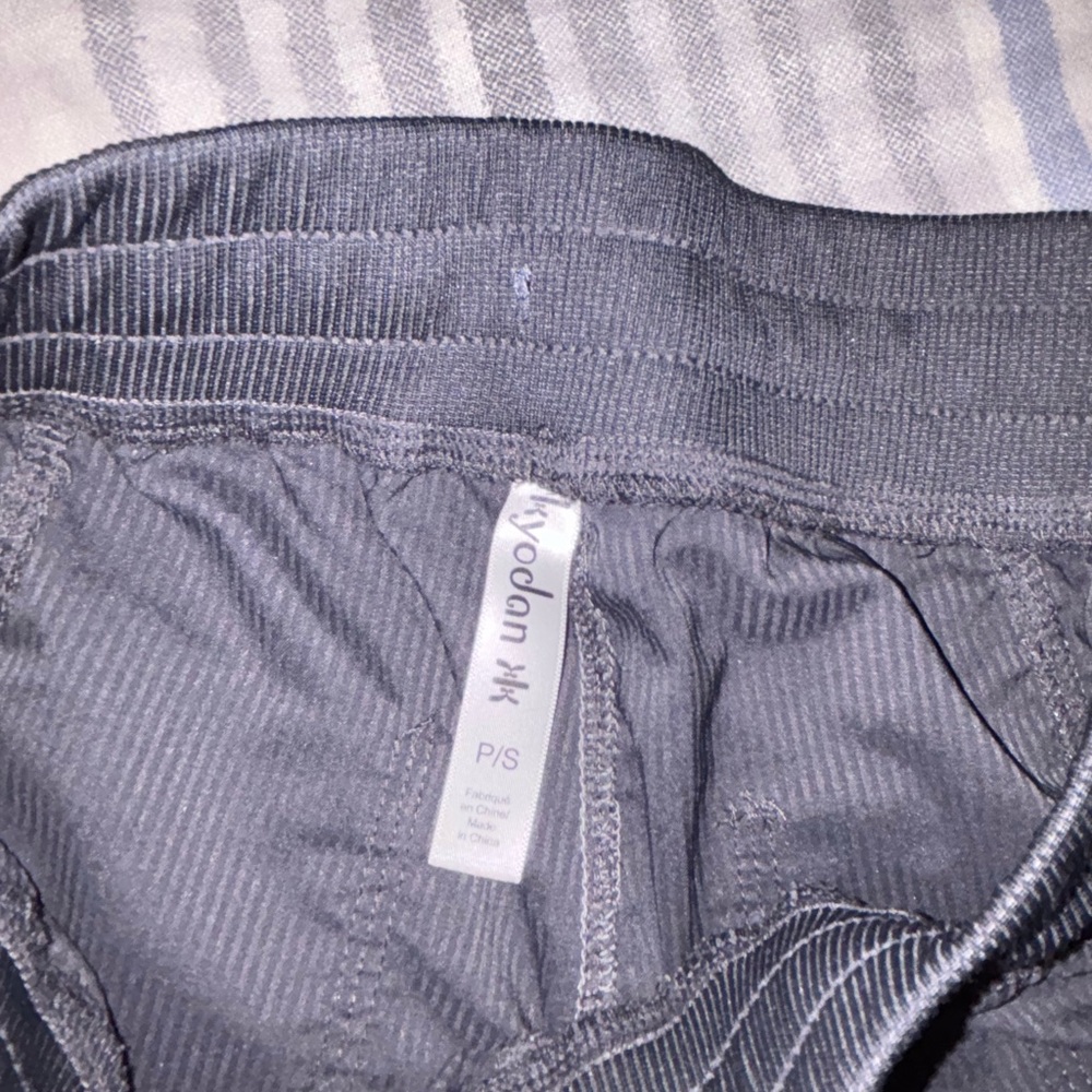 Studio pants - Picture 3 of 4